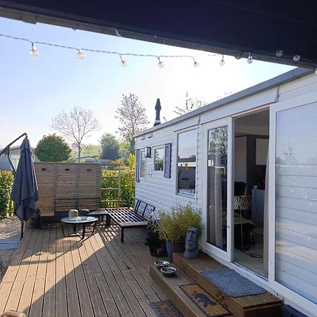 Caravan In Nordholland אתר קמפינג *